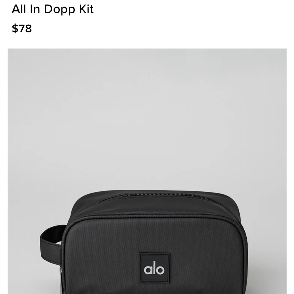 NWT Alo Yoga Dopp kit